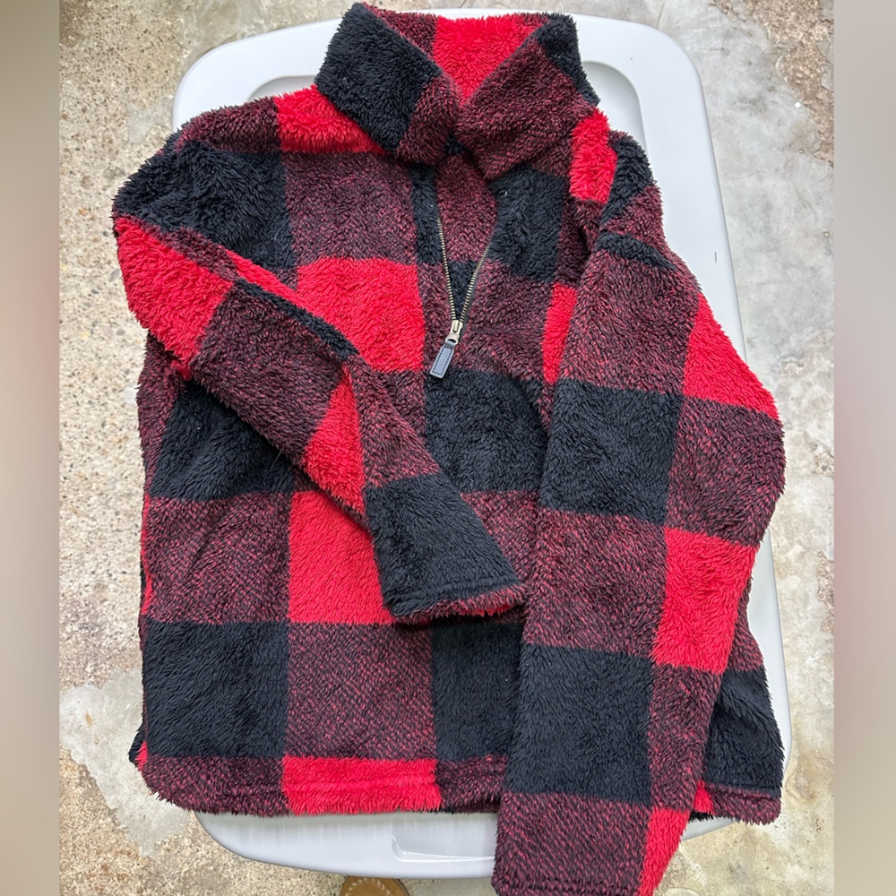 Women’s Sherpa top. Size medium.